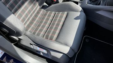 Golf 2.0 GTI nur 44TKM+GFK-KOTFL+KLIMA+NAVI+PDC
