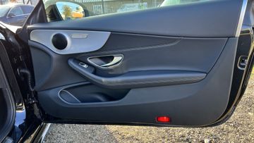 C 200 COUPE+AMG-LINE+KAM+NAVI+LED+GARJunge ST25