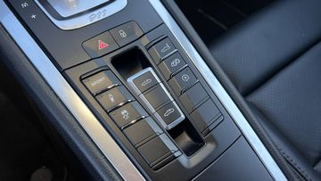 991 Targa 4 PDK+Carbon+BOSE+SHZ+SportAusp+14Wege