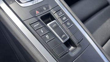 991 Targa 4 PDK+Carbon+BOSE+SHZ+SportAusp+14Wege