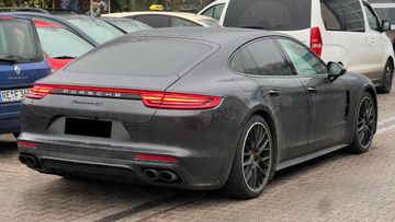 Panamera 4 S Parkschaden vorne