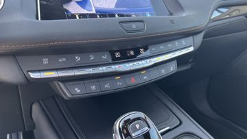 XT4 Luxury 2WD #Pano#Gek.Sitze#360Kam#Abst.Temp#